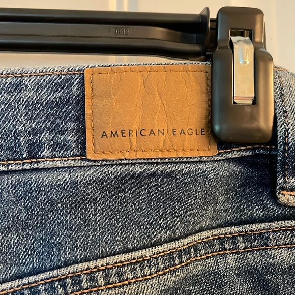 Size 0 (short) American Eagle Jeans - Picture 3 of 4